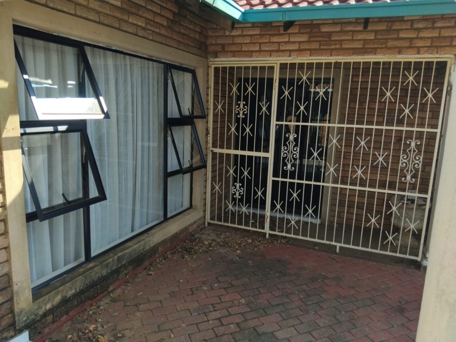3 Bedroom Property for Sale in La Hoff North West